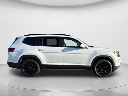 New 2026 Volkswagen Atlas SE image 6