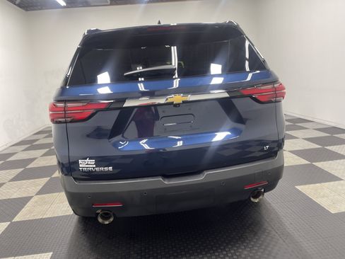 Used 2022 Chevrolet Traverse LT image 3
