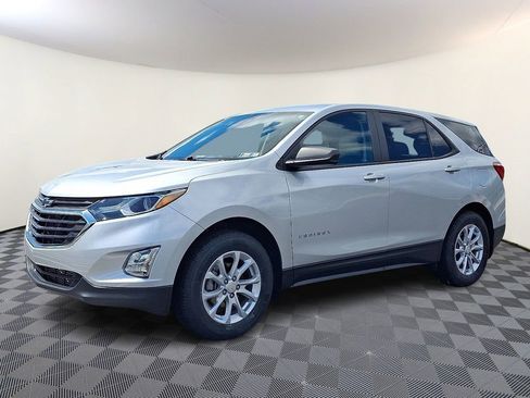 Used 2021 Chevrolet Equinox LS w/ LS Convenience Package AWD/4WD image 6