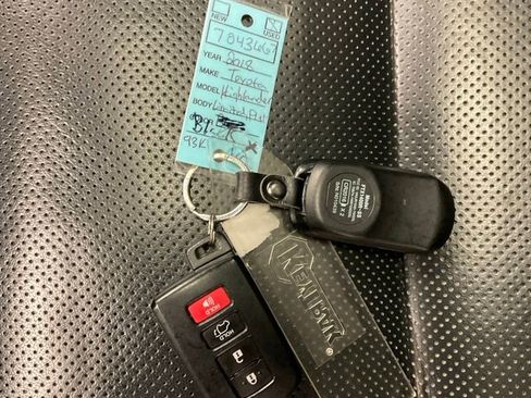 Used 2018 Toyota Highlander Limited Platinum AWD/4WD image 41