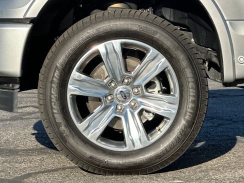 Used 2017 Ford F150 Platinum w/ Equipment Group 701A Luxury AWD/4WD image 26