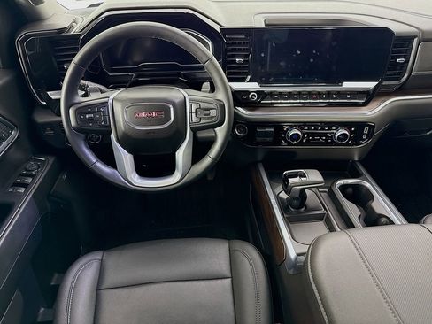 Used 2023 GMC Sierra 1500 SLT w/ SLT Premium Plus Package AWD/4WD image 22
