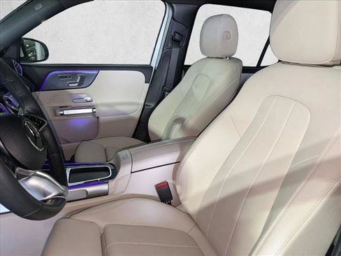 Certified 2025 Mercedes-Benz GLB 250 4MATIC image 19