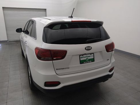 Used 2020 Kia Sorento LX FWD image 6