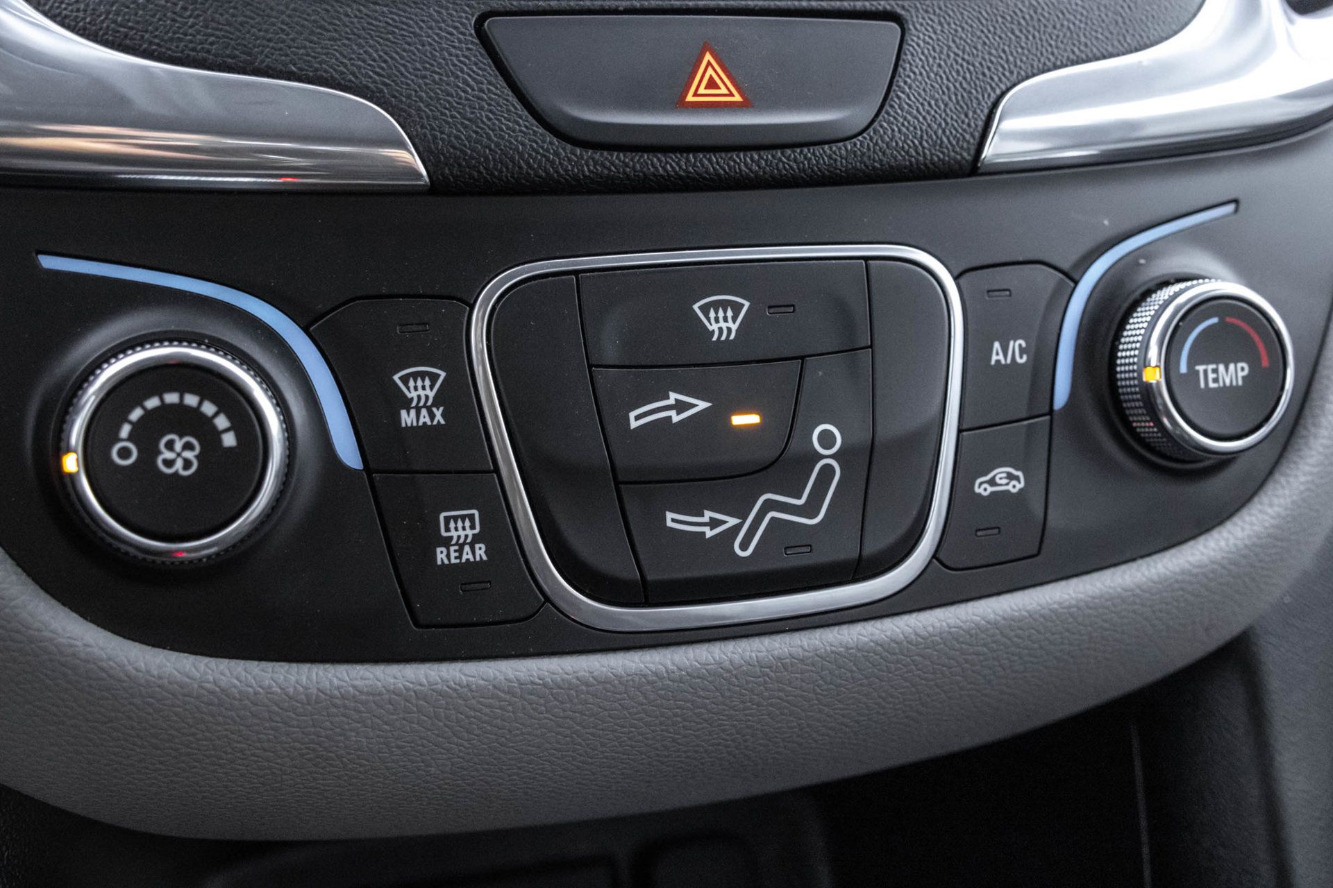 Used 2020 Chevrolet Equinox LS w/ LS Convenience Package FWD image 30