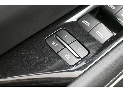 Used 2023 Cadillac Escalade Premium Luxury image 35