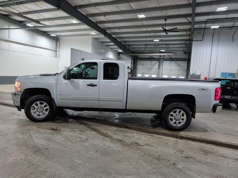 Used 2013 Chevrolet Silverado 2500 LT w/ Interior Plus Package AWD/4WD image 5