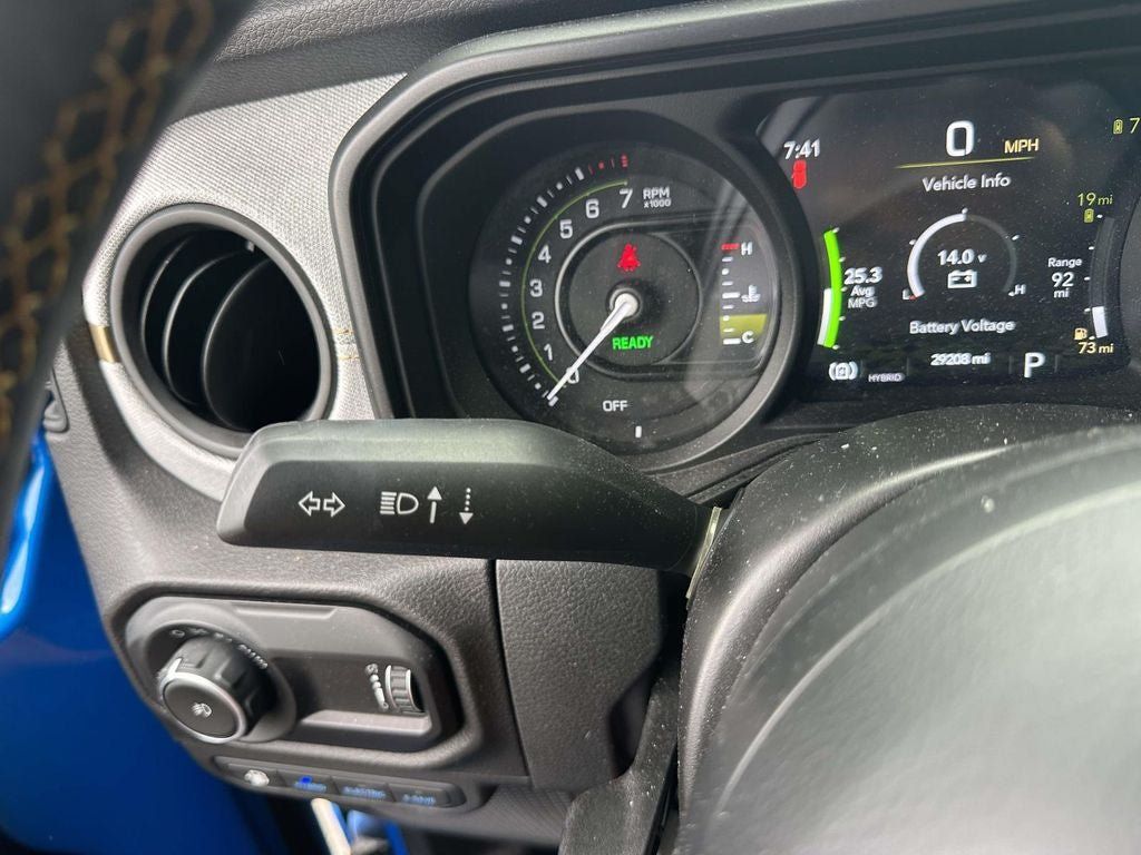 Used 2024 Jeep Wrangler Unlimited w/ Convenience Group AWD/4WD image 28