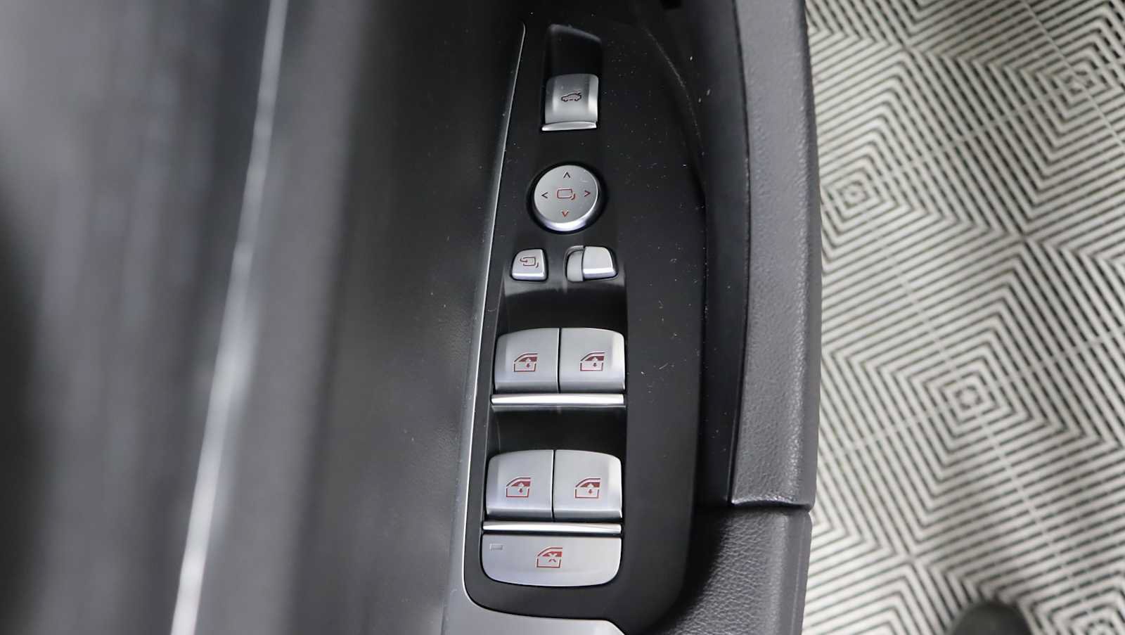Used 2023 BMW X3 xDrive30i w/ Convenience Package AWD/4WD image 17