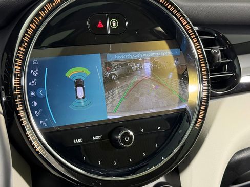 Certified 2024 MINI Cooper SE image 19