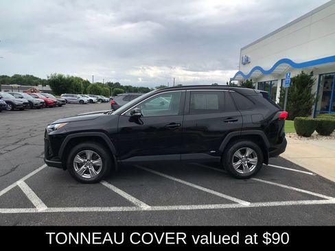 Used 2023 Toyota RAV4 LE AWD/4WD image 7