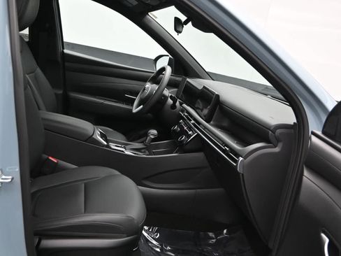 Certified 2025 Hyundai Santa Cruz SEL FWD image 11