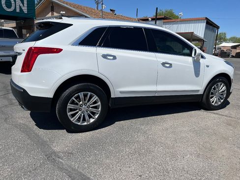 Used 2017 Cadillac XT5 Luxury w/ Driver Awareness Package AWD/4WD image 4