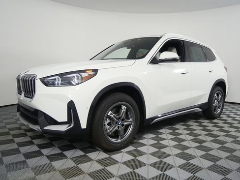Certified 2025 BMW X1 xDrive28i w/ Convenience Package image 7