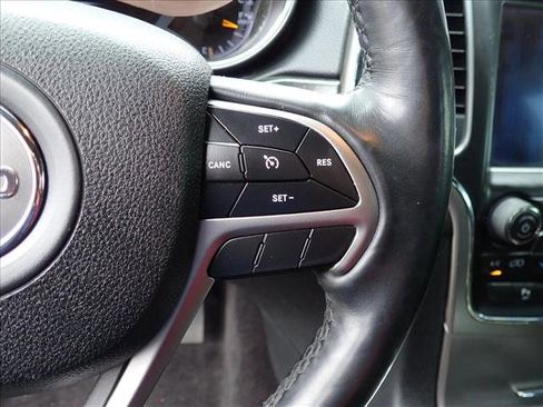 Used 2018 Jeep Grand Cherokee Altitude image 16