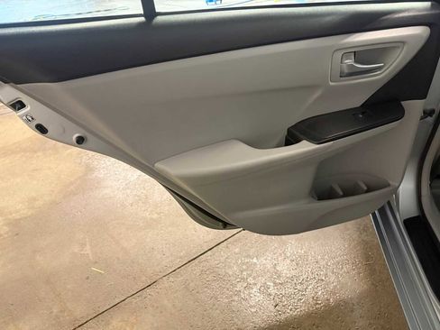 Used 2017 Toyota Camry LE image 23
