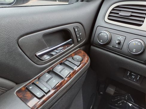 Used 2013 GMC Sierra 2500 Denali w/ Suspension Package, Off-Road image 22