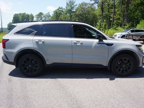 Used 2022 Kia Sorento SX FWD image 25