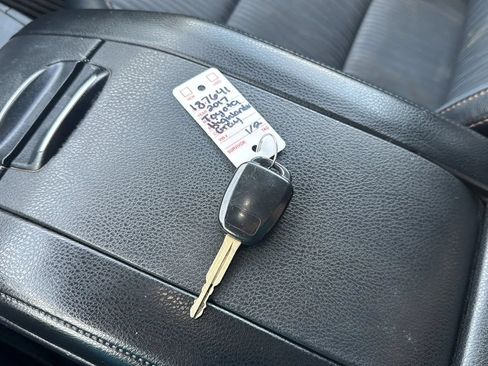 Used 2017 Toyota Highlander Plus FWD image 41