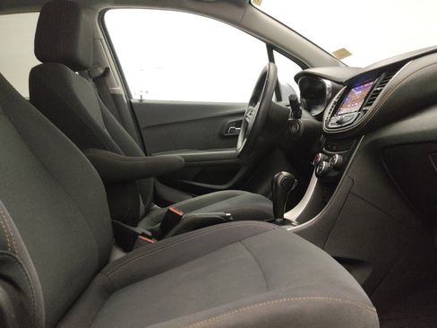 Used 2020 Chevrolet Trax LS w/ Tint and Cruise Package FWD image 21