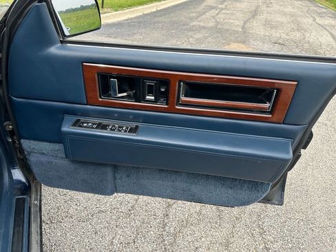 Used 1992 Cadillac Fleetwood Sedan image 20