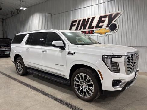 Used 2025 GMC Yukon XL Denali image 4