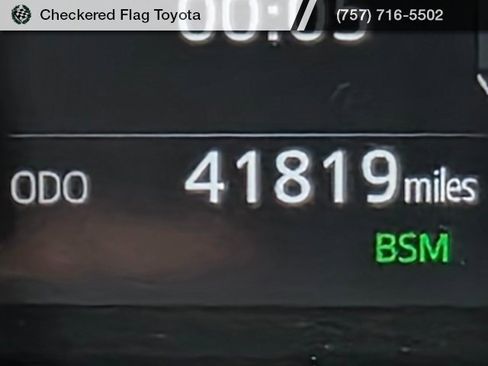 Used 2023 Toyota Camry SE w/ Cold Weather Package image 13