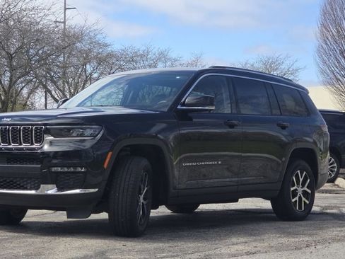 Used 2023 Jeep Grand Cherokee L Limited w/ Luxury Tech Group II image 27