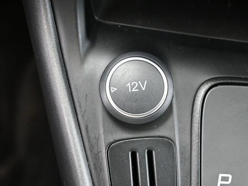 Used 2017 Ford Focus SEL image 25