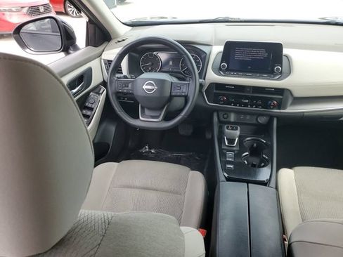 Used 2025 Nissan Rogue SV FWD image 21