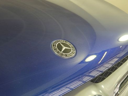 Used 2019 Mercedes-Benz GLC 300 image 5