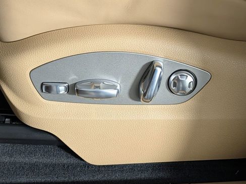 New 2026 Porsche Macan image 29