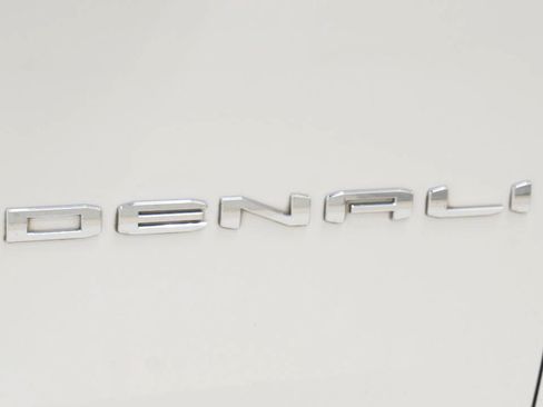 Used 2021 GMC Yukon XL Denali w/ Denali Ultimate Package RWD image 15