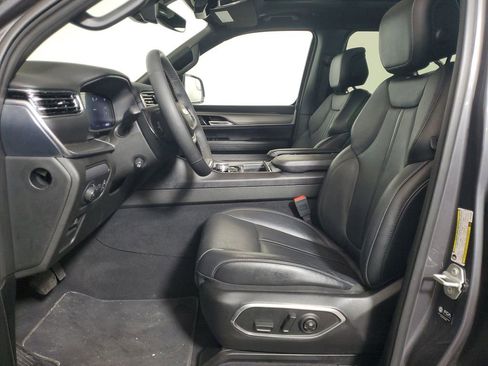 Used 2024 Jeep Wagoneer Series II image 11