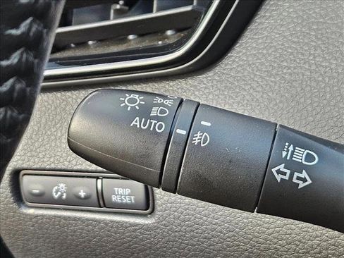 Used 2021 Nissan Rogue Sport SV image 16