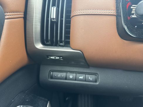 Used 2022 Nissan Pathfinder Platinum w/ Cargo Package image 23