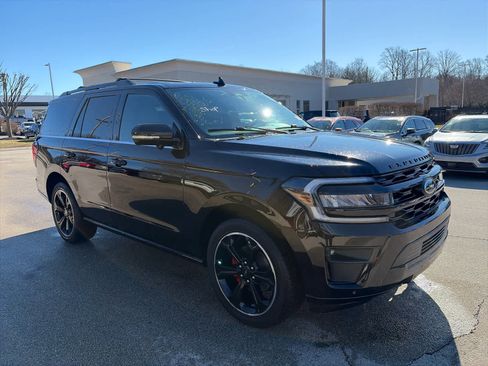 Used 2023 Ford Expedition Limited image 5