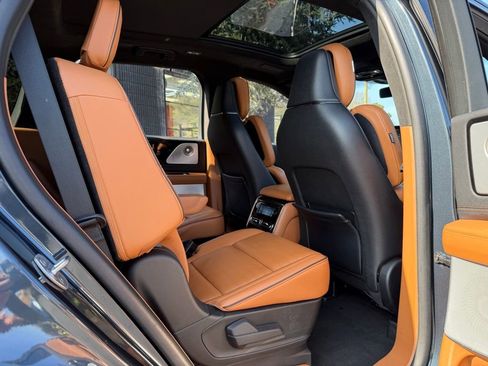 Used 2023 Lincoln Aviator Black Label image 37