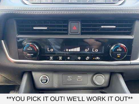 Used 2023 Nissan Rogue SV AWD/4WD image 13