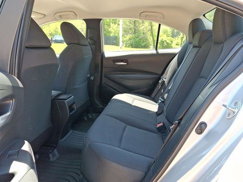Used 2021 Toyota Corolla LE FWD image 19