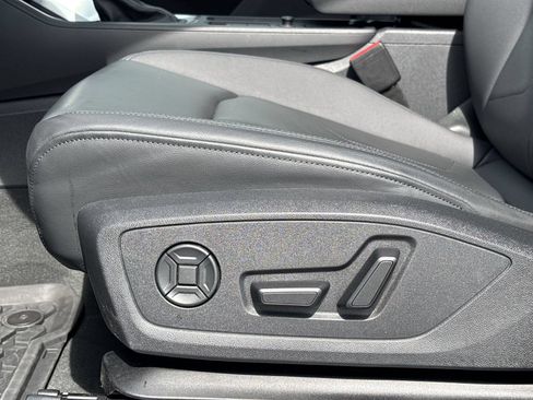 Certified 2025 Audi Q3 2.0T Premium AWD/4WD image 14