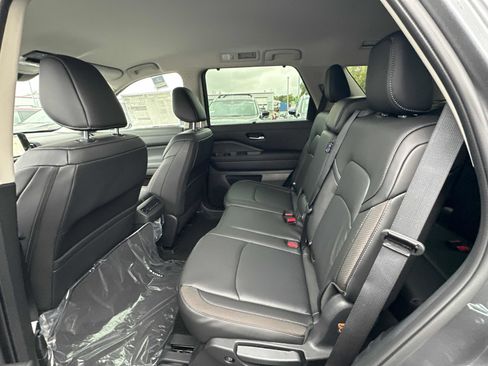 New 2025 Nissan Pathfinder SL image 29