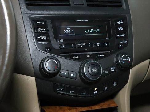 Used 2004 Honda Accord EX image 36