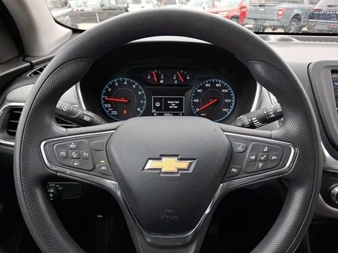Used 2020 Chevrolet Equinox LS image 18