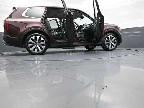 Certified 2022 Kia Telluride EX w/ EX Premium Package FWD image 50