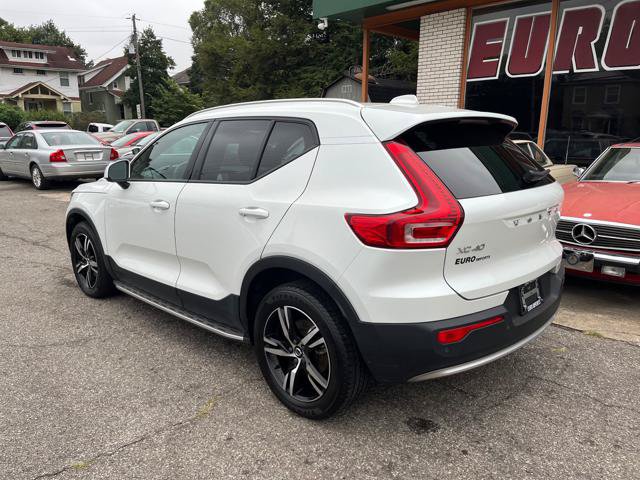 Used 2023 Volvo XC40 B5 Core AWD/4WD image 7