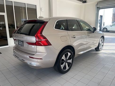 Used 2023 Volvo XC60 T8 Plus image 4
