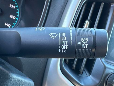 Used 2022 Chevrolet Colorado LT w/ LT Convenience Package image 16