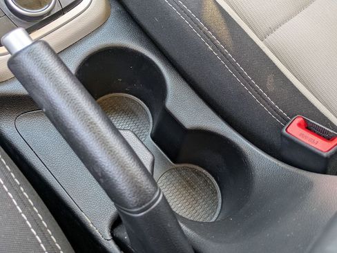 Used 2025 Hyundai Venue SEL image 19