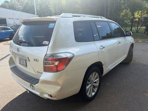 Used 2010 Toyota Highlander Limited AWD/4WD image 12